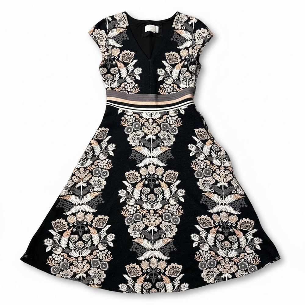 Anthropologie Ett:twa Soiree Midi Dress
Black Floral Embroidered | Size 2